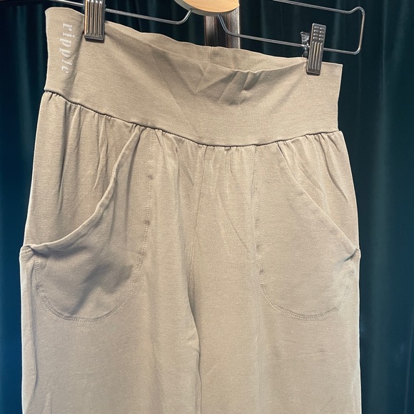 Ripple Relaxed Fit Yoga Pants size Small - Picture 6 of 7